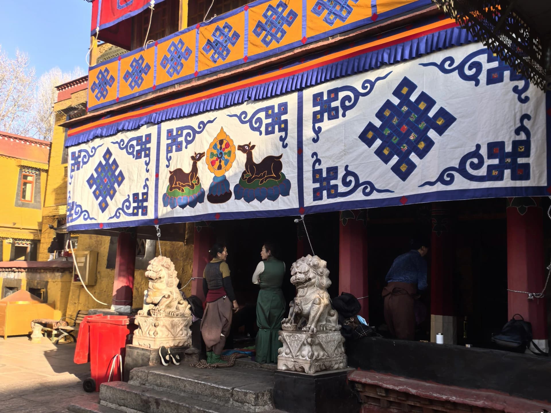 Lhasa Day Tour with Sera Monastery, Norbulingka and Zhaji Temple