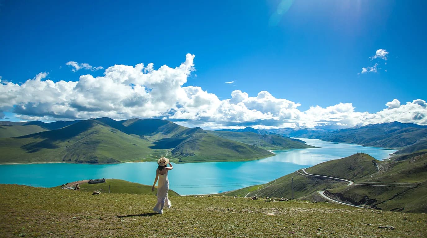 Yamdrok Lake